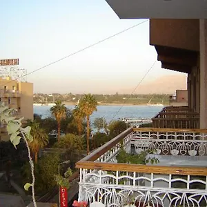 فندق فيليب ***