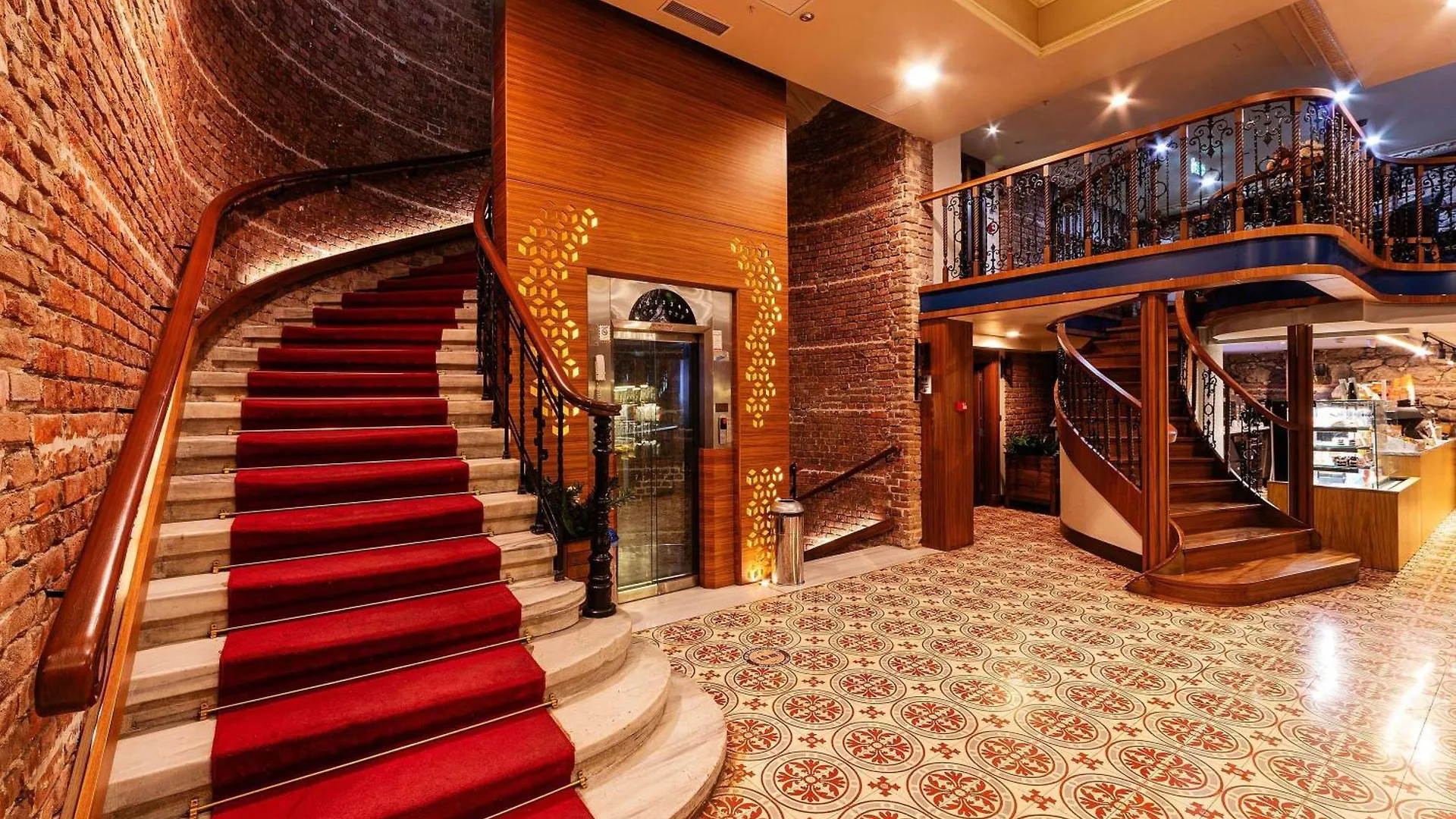 Mercure Istanbul Sirkeci 4*,